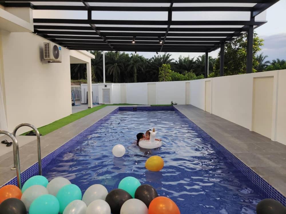 Desaru Homestay-Eva Villa Pool Homestay By Yolo Resort Bandar Penawar Exterior foto